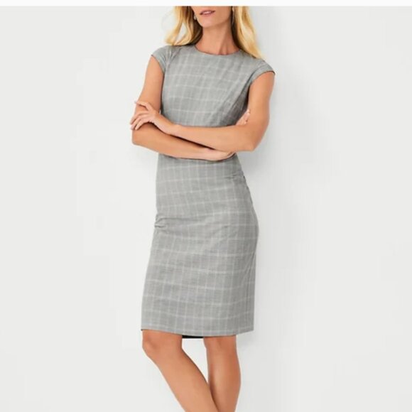 Ann Taylor Light Gray Checkered Pencil Sheath Dress Size 10 Petite NWT - Picture 1 of 8